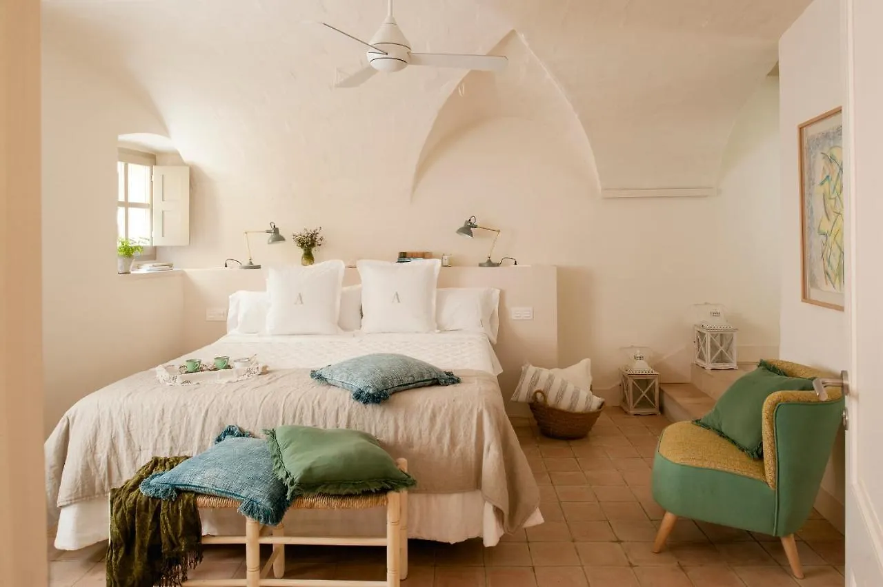 Arkhe Hotel Boutique Pals Bed & Breakfast