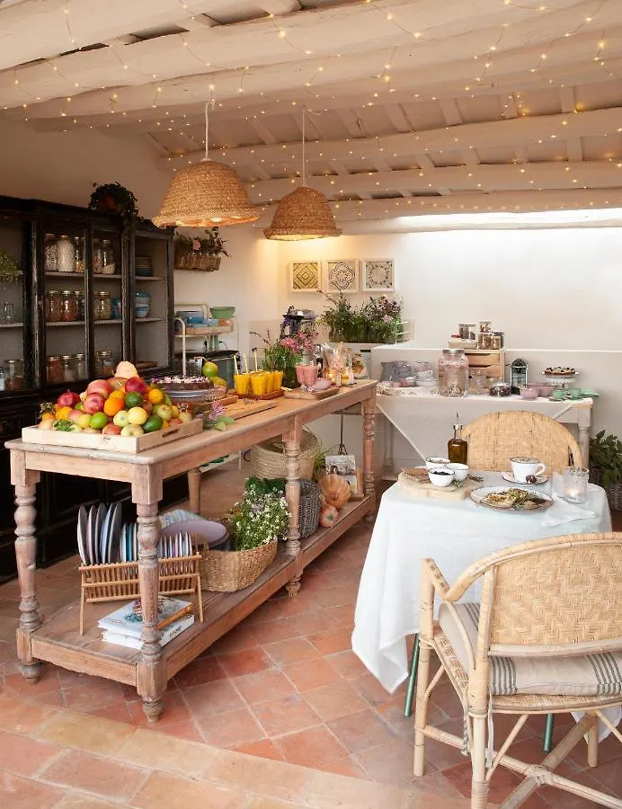 Arkhe Hotel Boutique Pals Bed & Breakfast