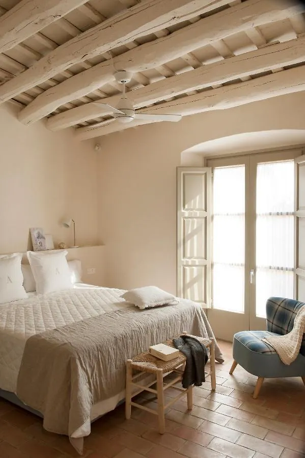 Arkhe Hotel Boutique Pals Bed & Breakfast